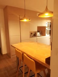 Notre cuisine tout équipé et sa table bar!