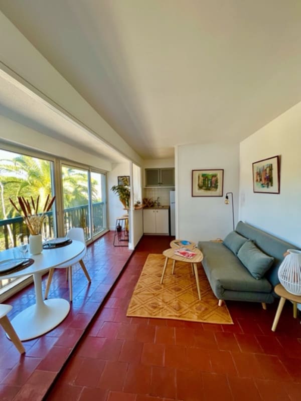 Immobilier 35m² Avec Piscine Pour Couple à Saint Tropez   