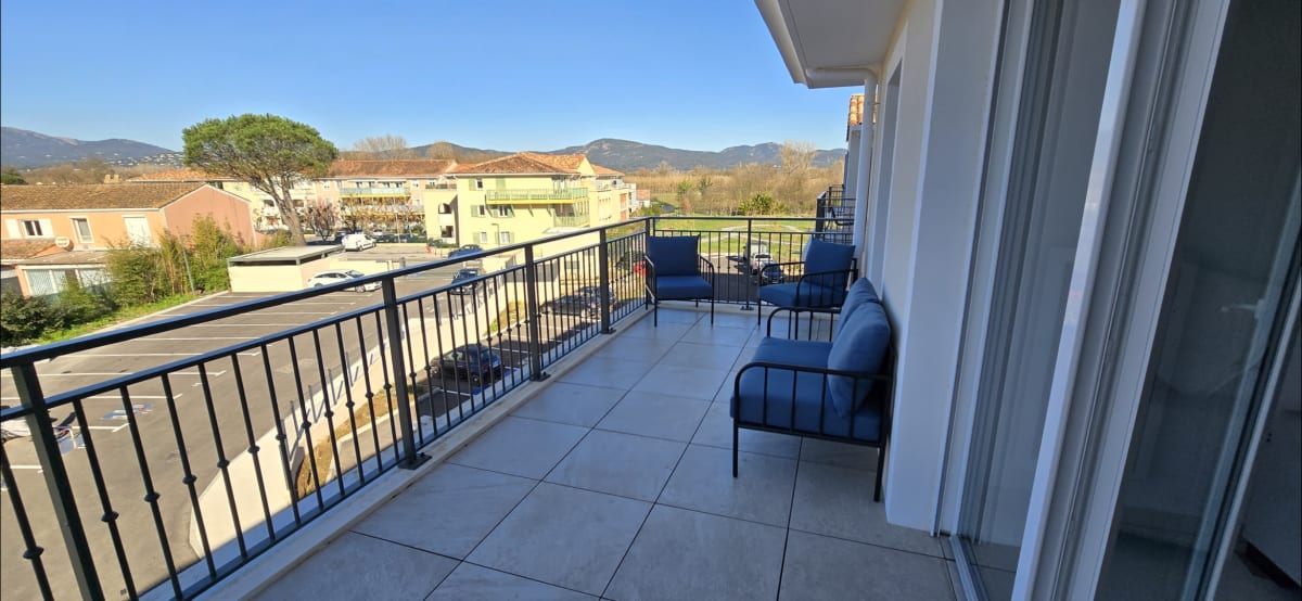 Bel appartement pour 2 avec balcon