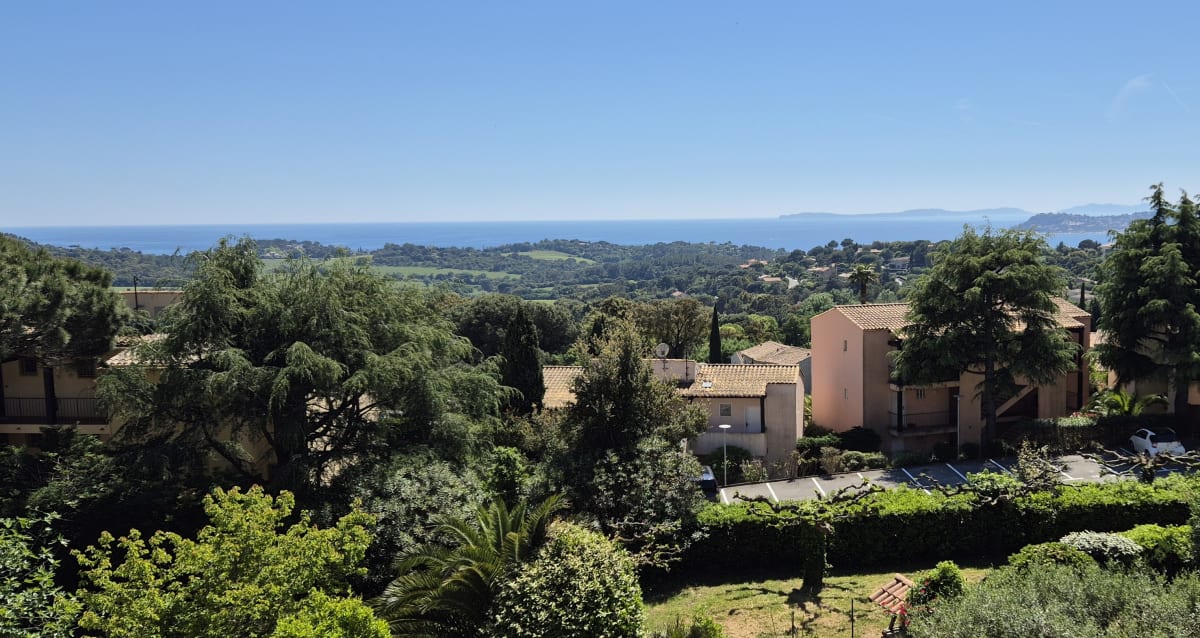 Immobilier Beau studio avec balcon - proche centre ville  