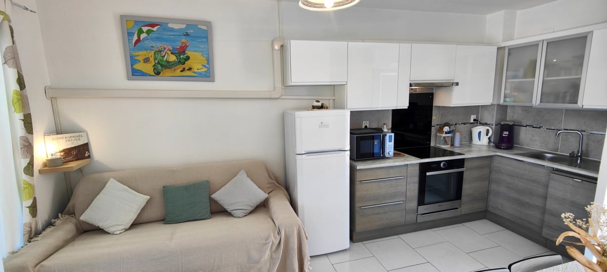 Appartement Appartement avec piscine proche du centre-ville 
