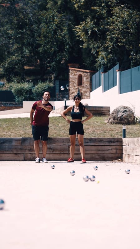 Immobilier Mas Sureda — Terrain de soccer & piscines int/ext  