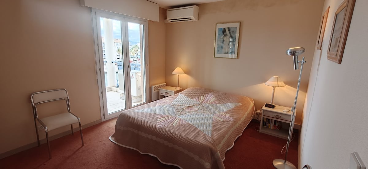  Appartement vue mer sur la marina de Fréjus 