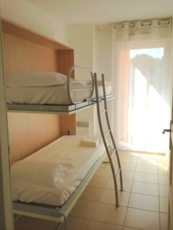 Appartement   46m² avec terrasse - résidence avec piscine
