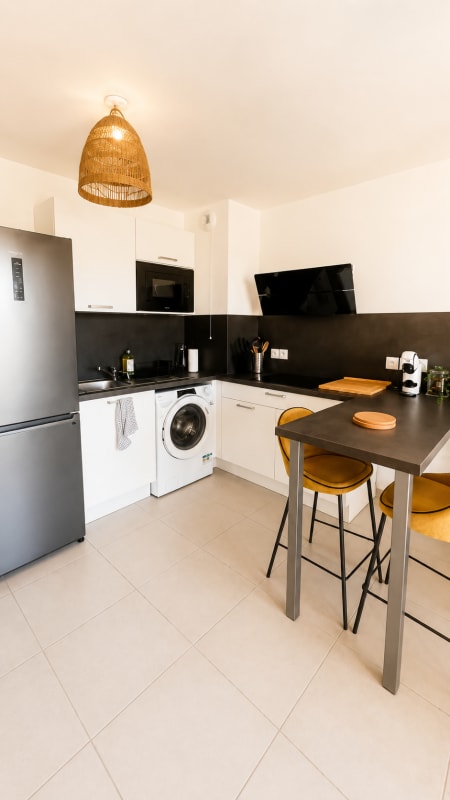 Appartement   T2 neuf avec terrasse, parking privé et Wi-Fi – Antibes