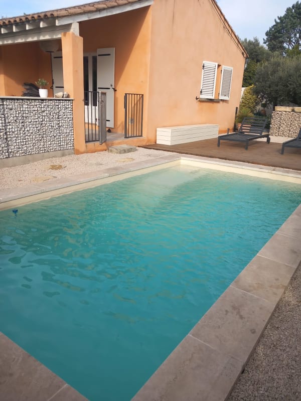  Appartement Maison avec piscine privée à Entraigues