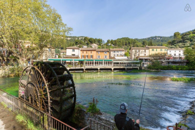 La Sorgue au coeur de Fontaine-de-Vaucluse