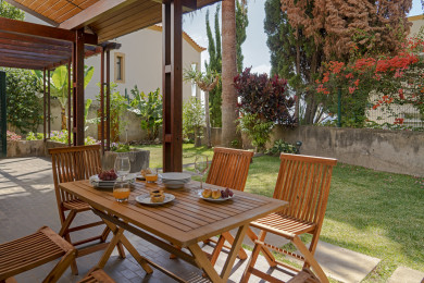 Garden with dining area.