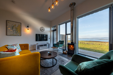 Cozy fireplace amazing views from the livingroom 