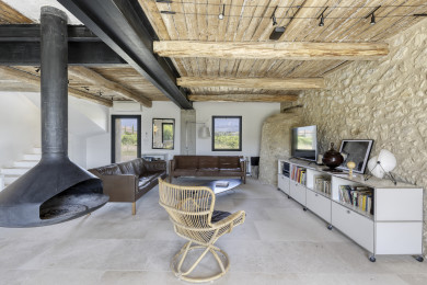 Old wine farm for rent in Provence