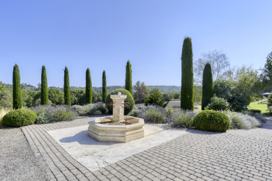 Romantic holidays in the heart of Provence at Menerbes