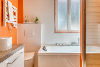 Salle de bain avec douche
