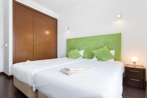 Lagos Marina Apartment mit Pool and Fitnesstudio