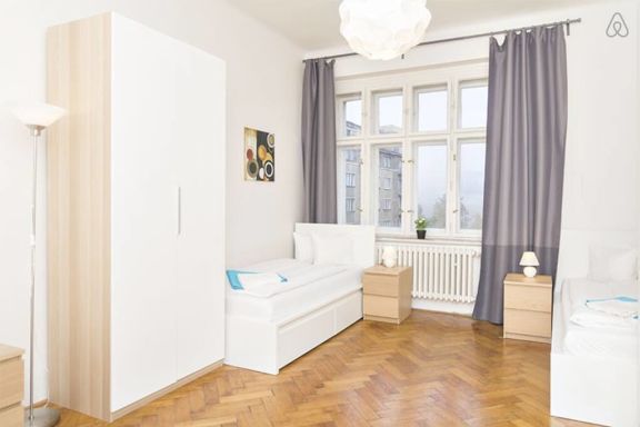 VINCENT- a 10 minute walk from Old Town Square