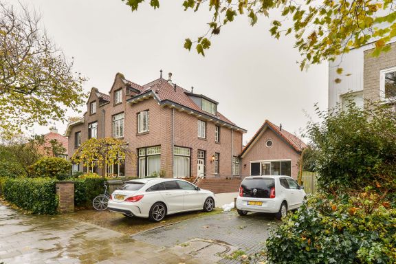 Luxury Garden View Apartment - GRATIS PARKEREN