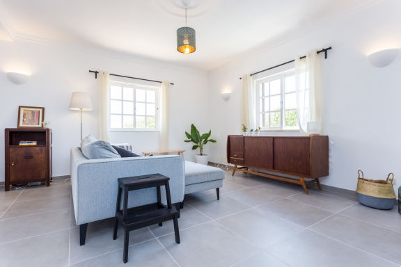 Luxury Boutique Retreat Location (20 people).