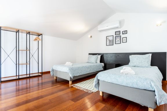 Baia da Luz - Poolview Loft Aparment
