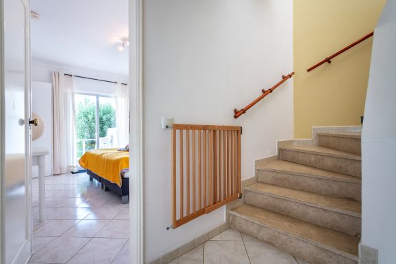 Sunny home for families or friends