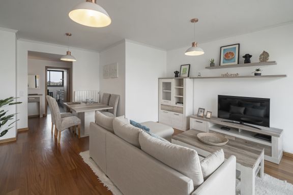 Apartamento com piscina e ginásio, Piornais Residence I
