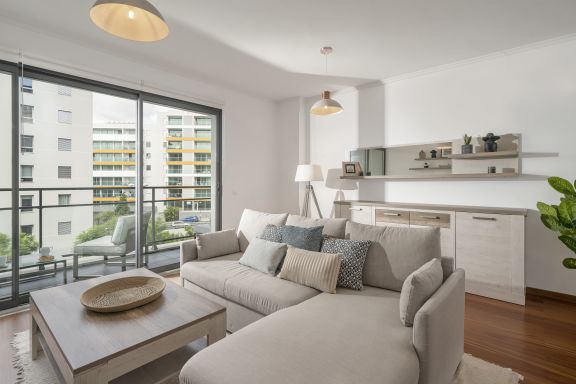 Apartamento com piscina e ginásio, Piornais Residence I