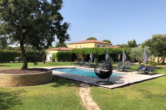 “Villa Oasis: Luxury and Relaxation in Provence