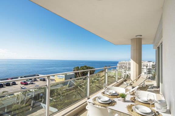 Apartamento junto à praia e vista mar - Rodamar II