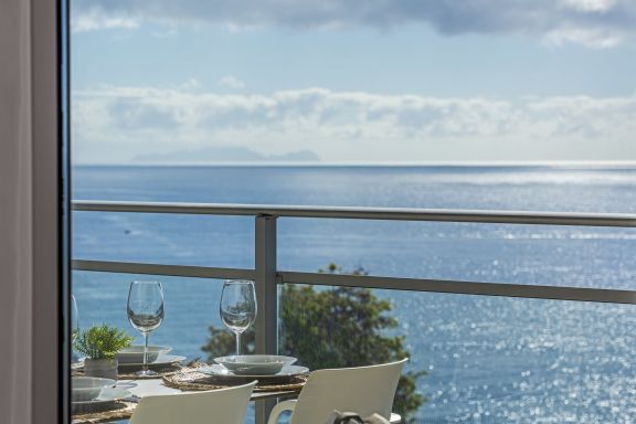 Apartamento junto à praia e vista mar - Rodamar II