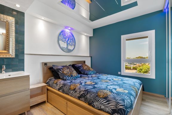 Blue Luxury House Port nature