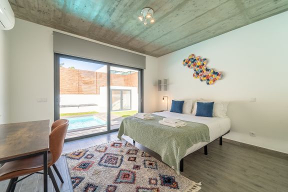As Andorinhas - Walking distance to Monte Clerigo and Amoreira beaches