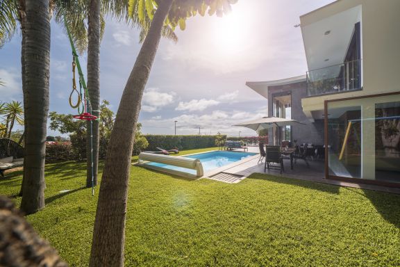 Piscina, sol e vista mar - Vila das Quebradas