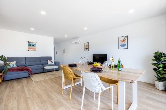 The Kuuyi Suite - Burgau