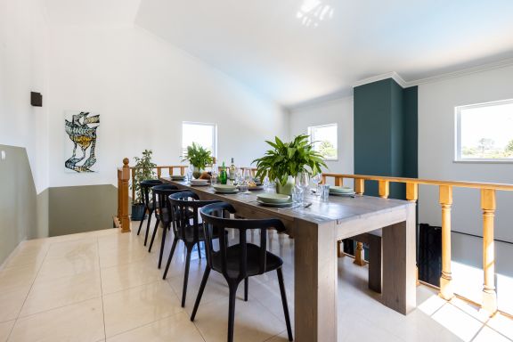 Casa Skip - 4 bedroom villa with lush garden!