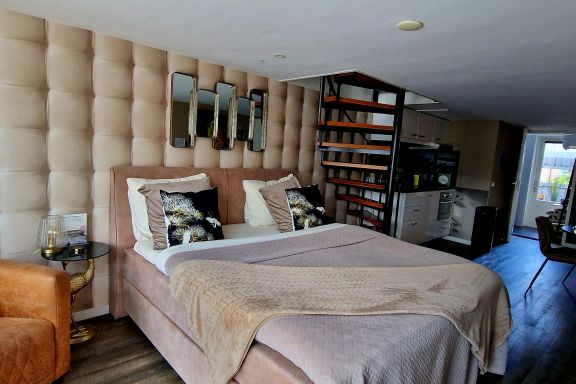 City Attic Haarlem, 4-Personen-Apartment mit Terrasse