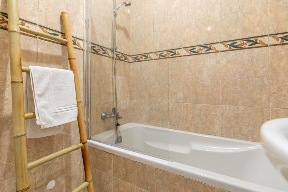 Casa Verde - Traditional Townhouse