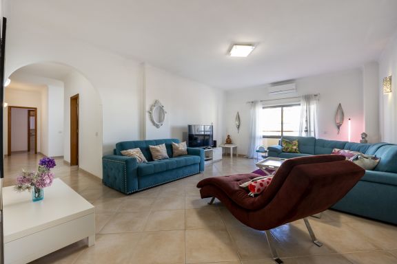Casa Flamingo Lagos close to Dona Ana beach