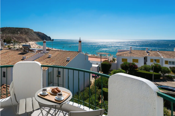 Waterside Village - Sea View Apartment