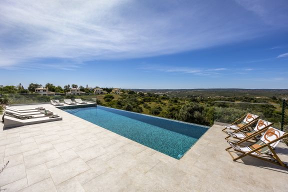 Villa Oliade - Escape to Luxury at Our New Villa in Praia da Luz!