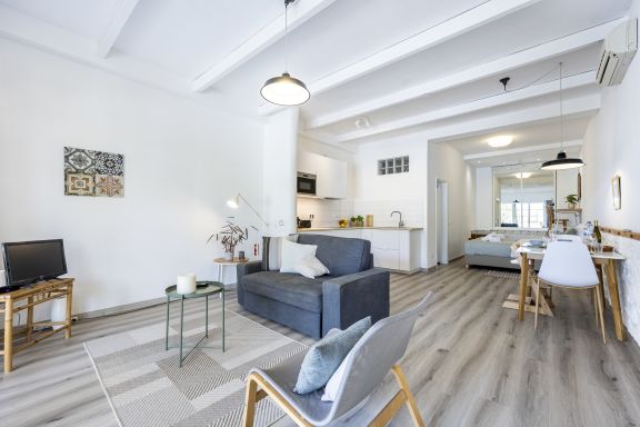 Quinta da Liberdade Studio 1 (sleeps 3 & baby) Renovated April 2024!