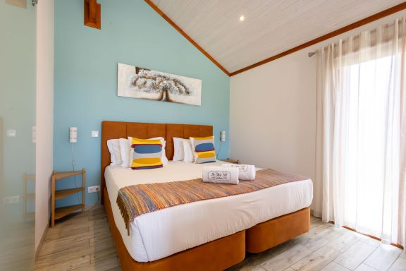 The Olive Hill Bungalow Azul