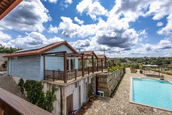 The Olive Hill Bungalow Azul