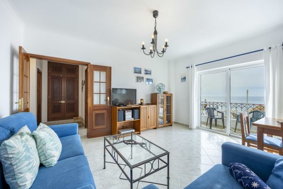 Luz Heaven - Top floor Seaview Apartment