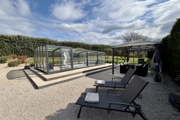 Countryside villa with swimming spa