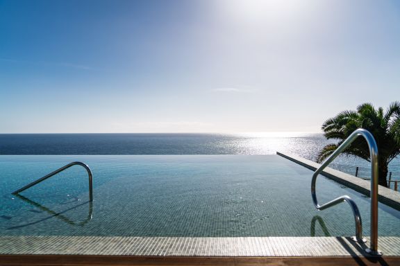 Avec piscine et vue sur la mer - Acqua Residence III