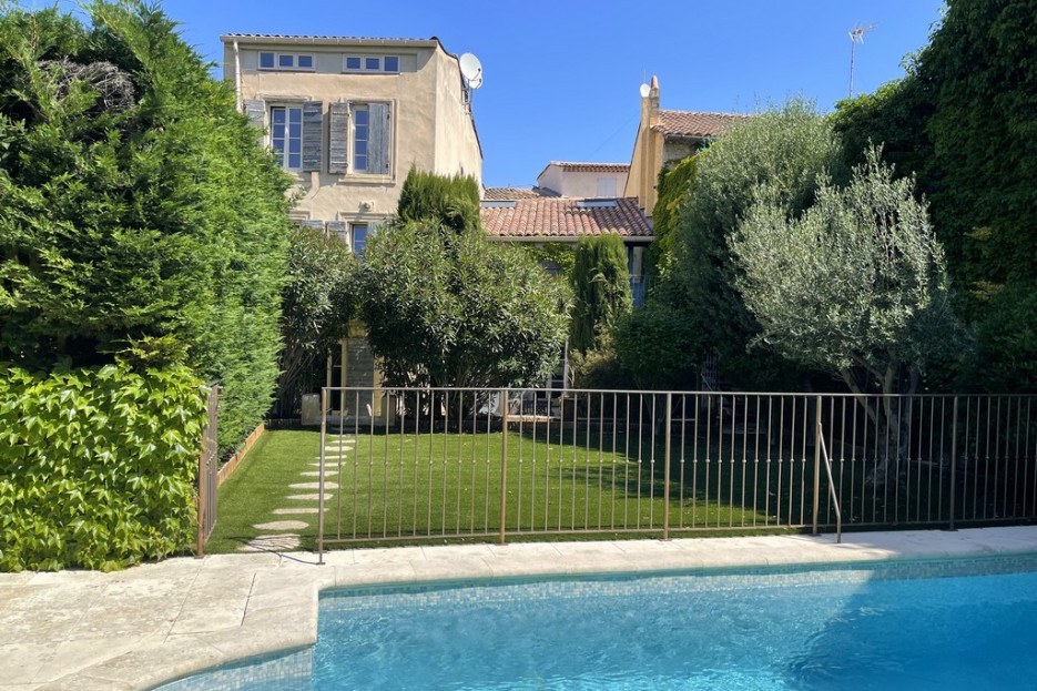 Location saisonnière à Lambesc - Centre ville - Piscine 7x4 - Serenity Rentals