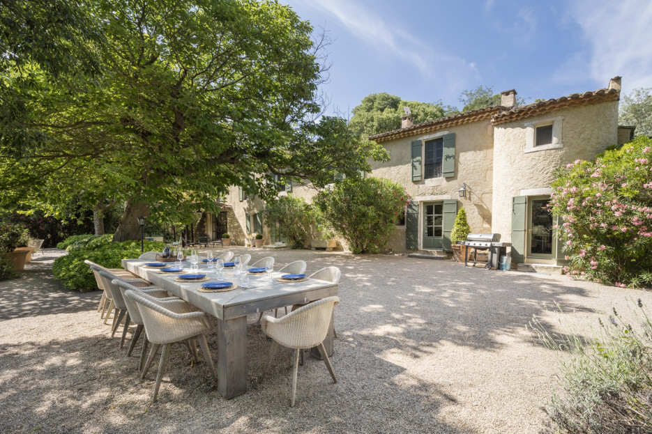 Exceptional bastide for rent outdoor cinema, tennis, fitness, hammam and paddles
