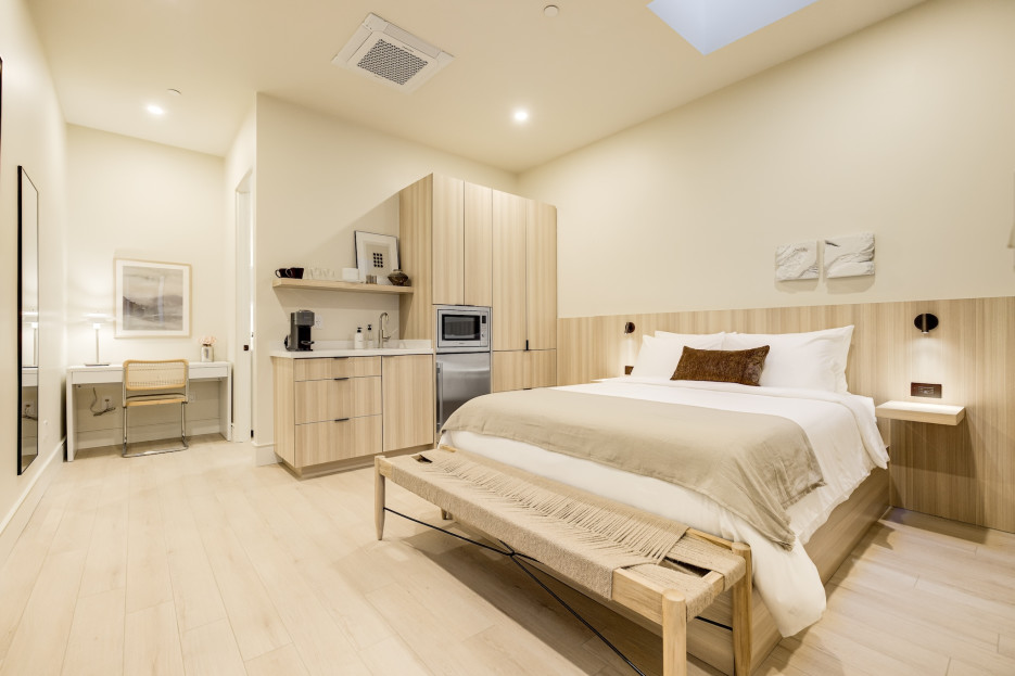 Queen-size bed, sleeps 2 and Kitchenette with Nespresso and Mini Fridge