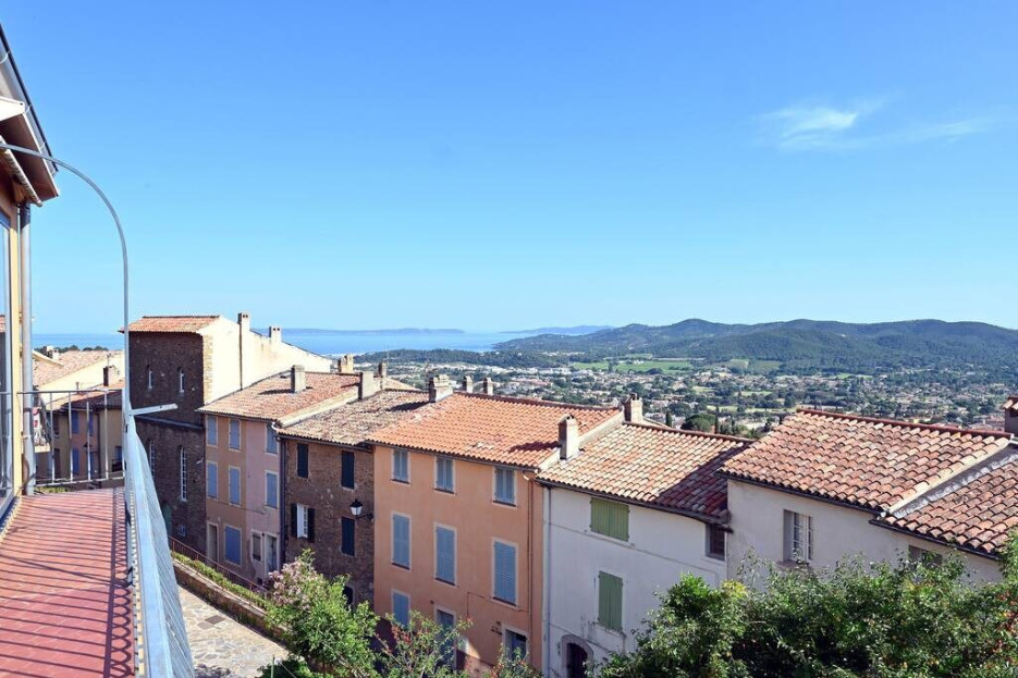 La vue du Balcon sur les îles d'Hyères