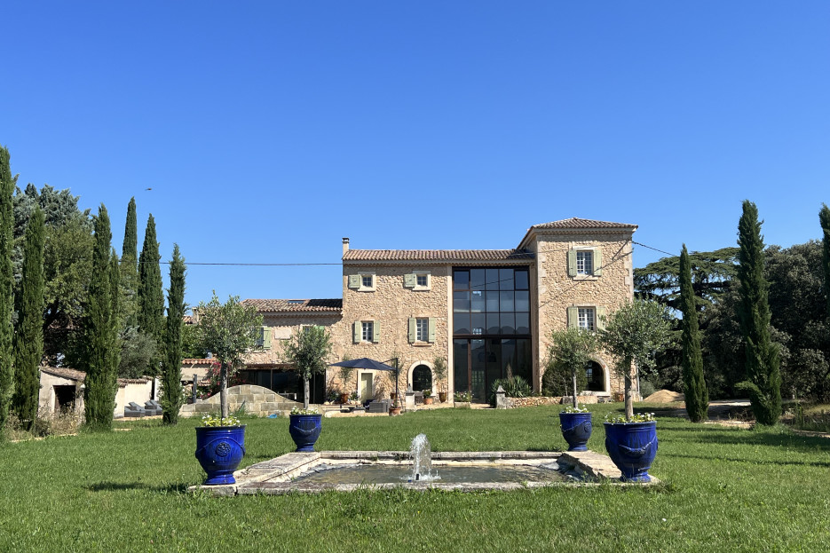 Facing south, the beautiful Bastide de Lily.