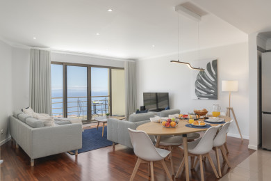 Livingroom and dining area