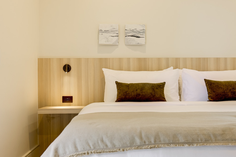 King-size bed, sleeps 2,  Sony Smart TV